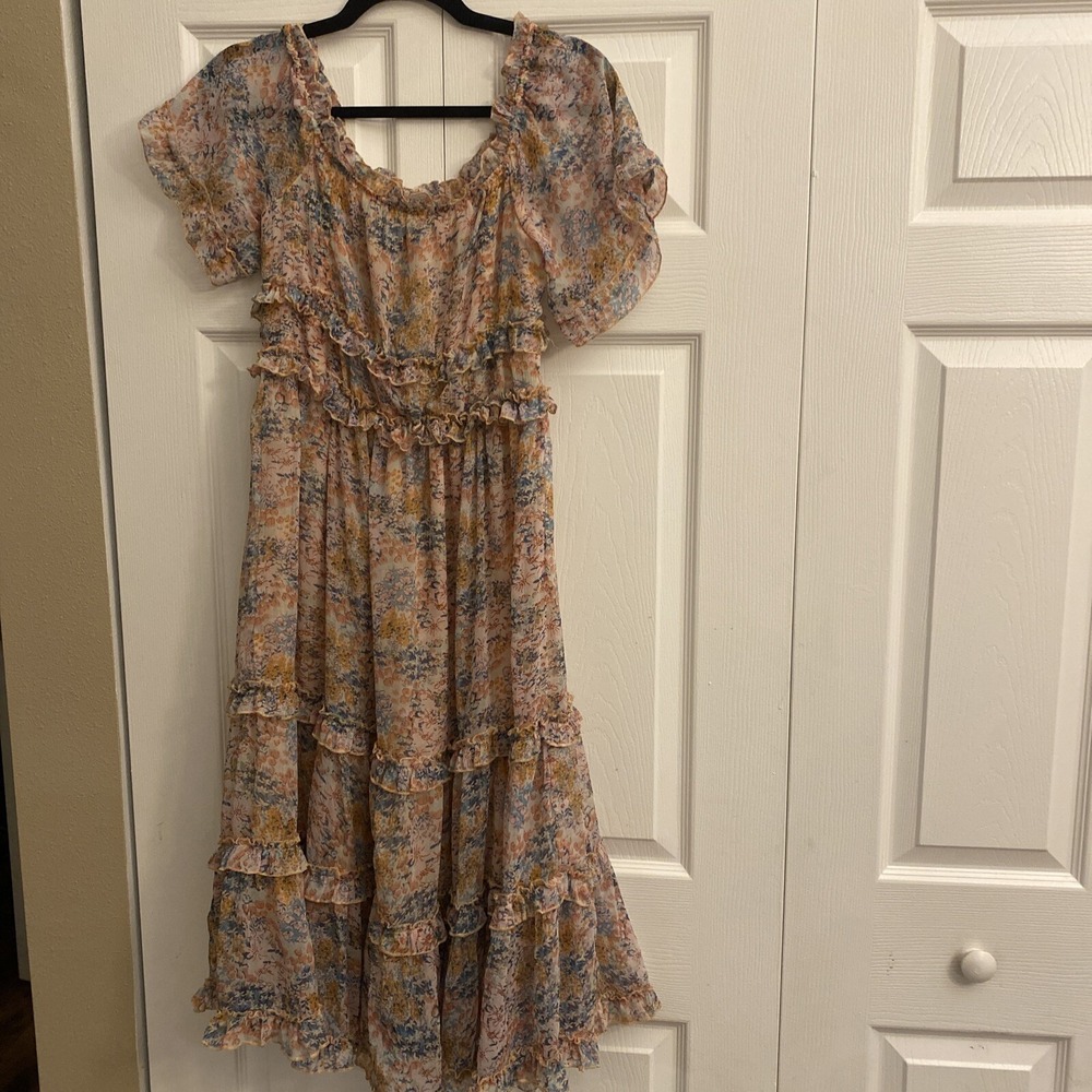Love The Label Floral Tiered Dress Size Medium cottagecore whimsical‎ fairy
